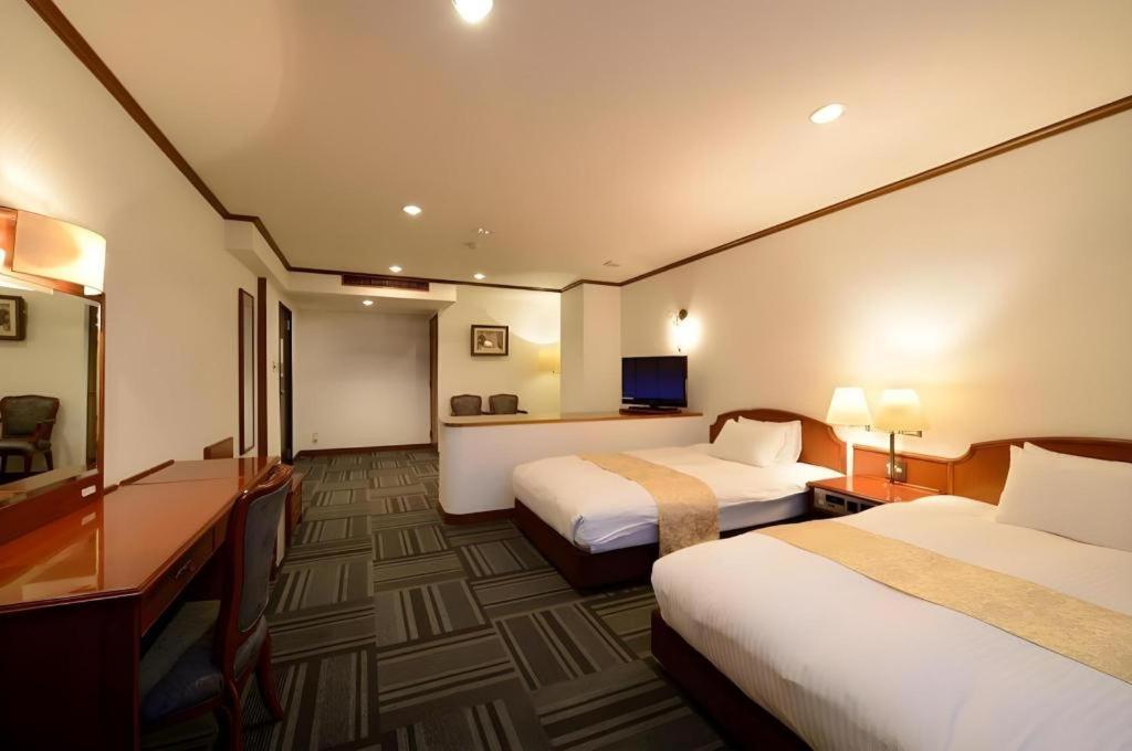 Hotel New Palace Aizuwakamatsu Bagian luar foto